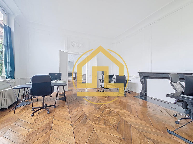 Appartement - 177 m² - 6 pièces