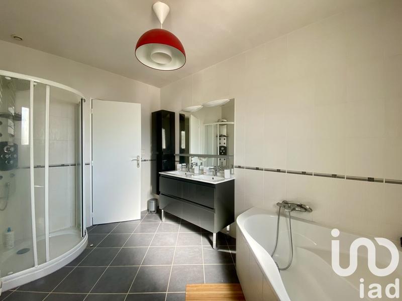 Maison - 121 m² - 6 pièces