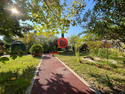 Maison - 122 m² - 5 pièces