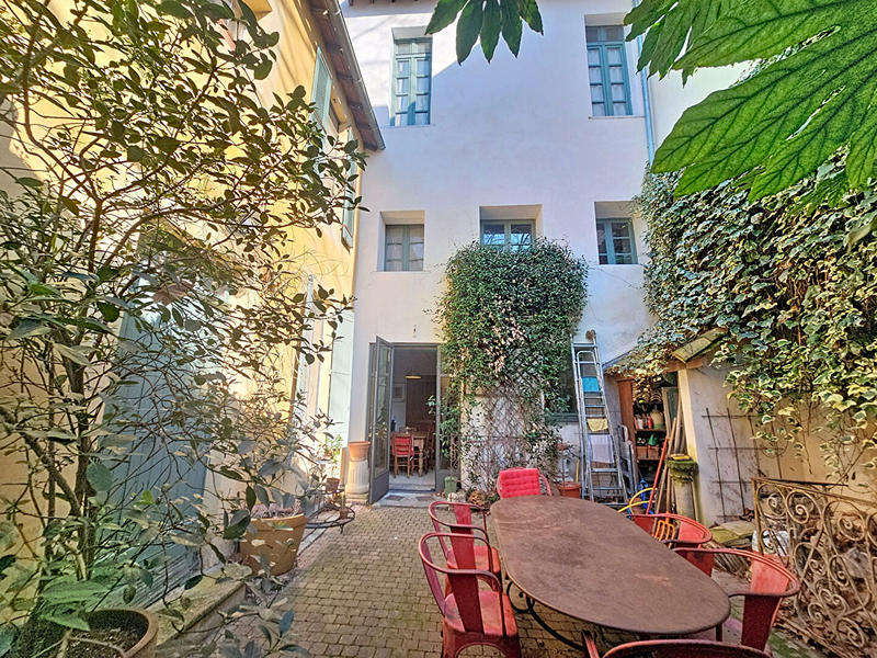 Maison de ville - 220 m² - 8 pièces