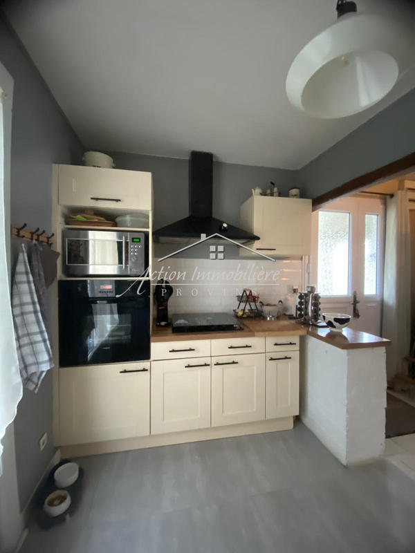 Maison - 92 m² - 5 pièces