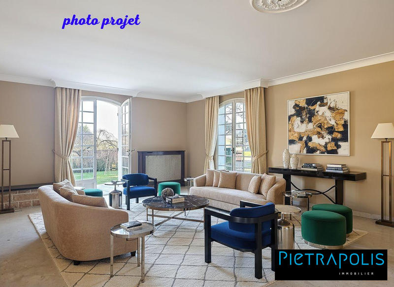 Maison traditionnelle - 220 m² - 7 pièces