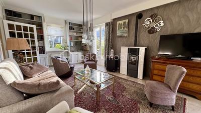 Maison traditionnelle - 132 m² - 7 pièces