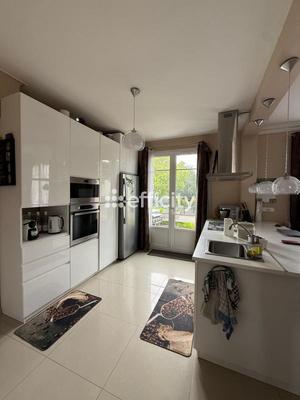 Maison - 106 m² - 5 pièces