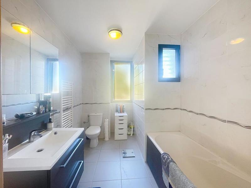 Maison - 96 m² - 4 pièces