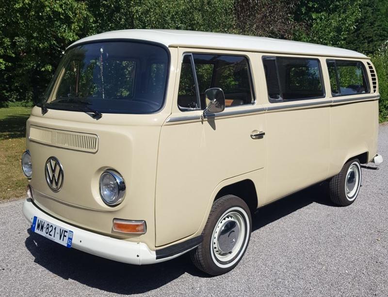 Volkswagen Combi T2a Deluxe
