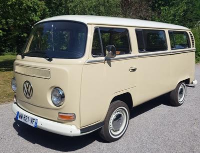 Volkswagen Combi T2a Deluxe