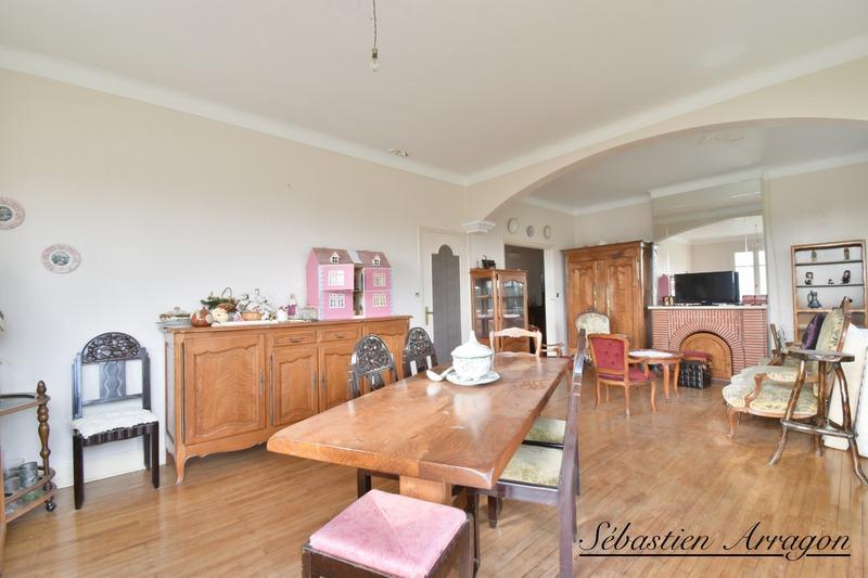 Maison - 229 m² - 8 pièces