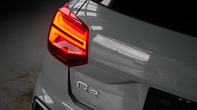 Audi Q2 35 Tfsi s-Line Matrix Pano B&amp;O Apple Carplay Camera