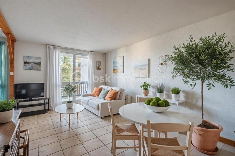 Appartement - 84 m² - 4 pièces