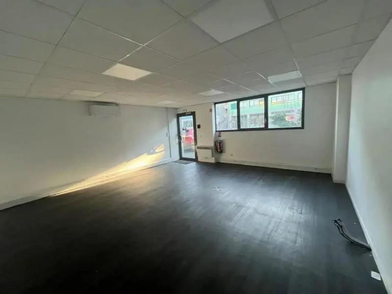 Local d'activité / Entrepôt - 820 m²