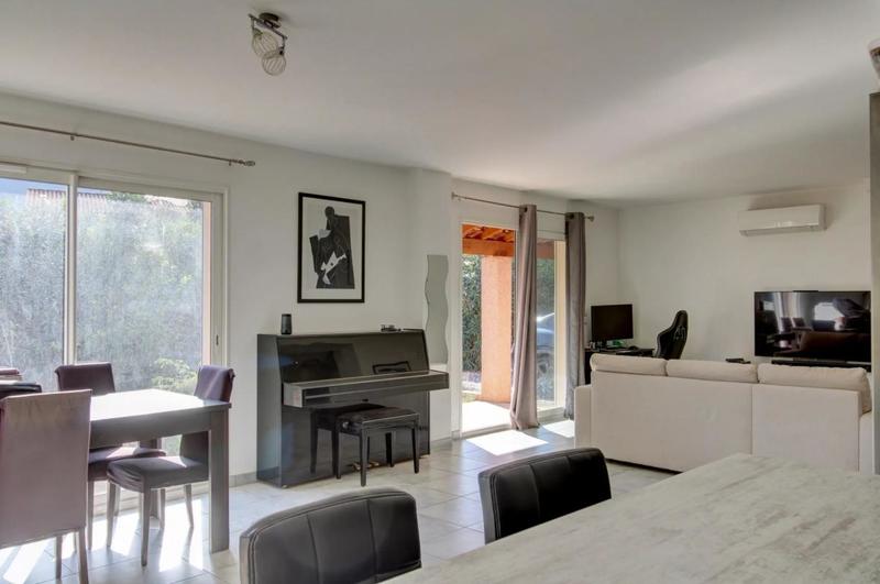 Maison - 99 m² - 5 pièces