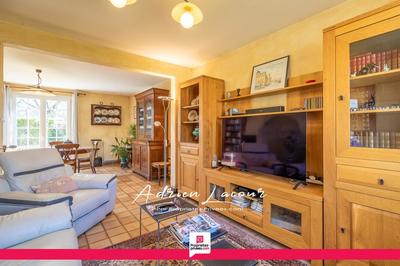 Maison - 152 m² - 8 pièces