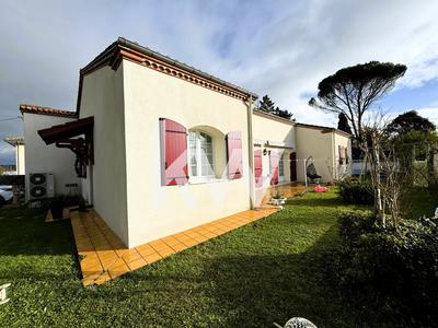 Maison - 214 m² - 9 pièces