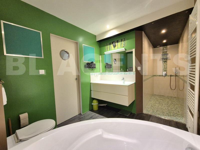 Maison - 137 m² - 5 pièces