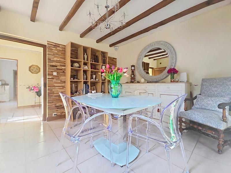 Demeure - 264 m² - 12 pièces