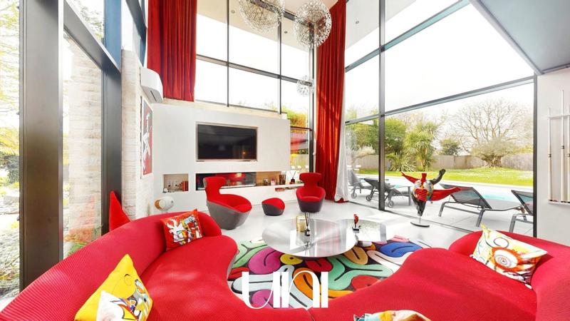 Maison - 316 m² - 8 pièces