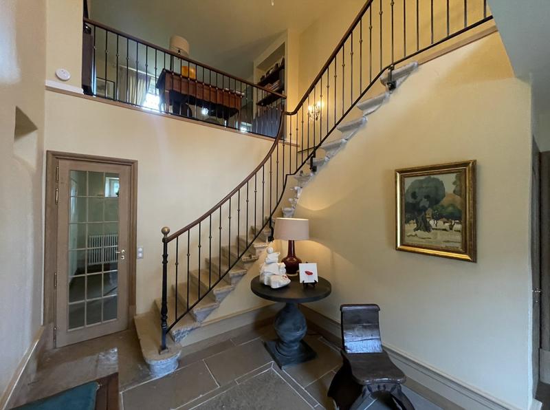 Maison - 580 m² - 10 pièces