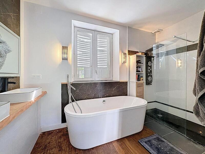 Maison - 147 m² - 6 pièces