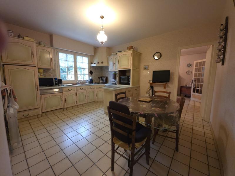 Maison - 208 m² - 9 pièces