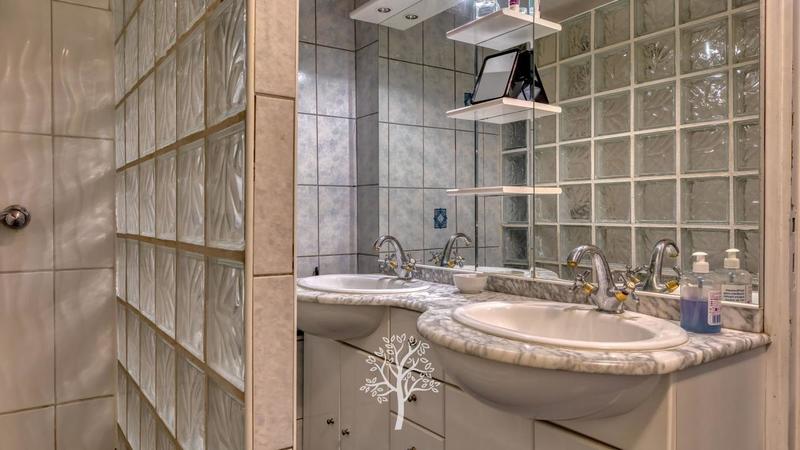 Chaumière - 198 m² - 6 pièces