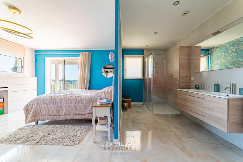 Maison - 180 m² - 7 pièces