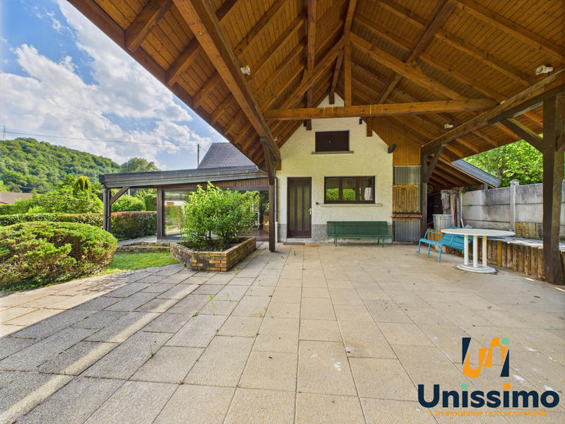 Maison - 295 m² - 11 pièces