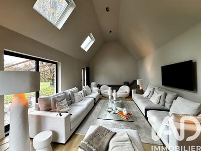 Maison - 210 m² - 5 pièces