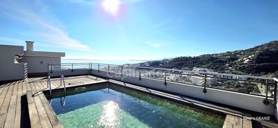 Appartement - 212 m² - 6 pièces