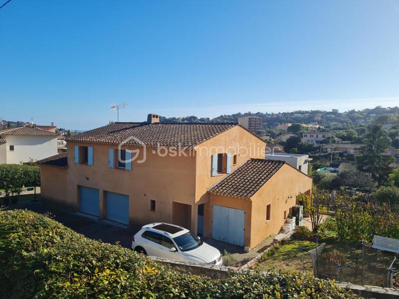 Maison - 114 m² - 5 pièces