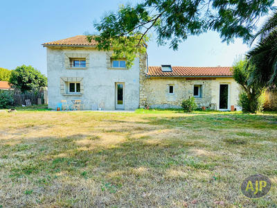 Maison - 211 m² - 7 pièces