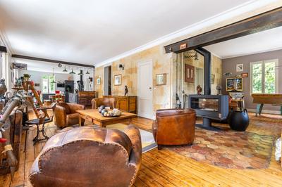 Maison - 260 m² - 7 pièces