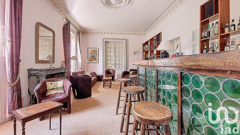 Château - 677 m² - 21 pièces