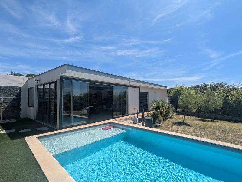 Maison - 220 m² - 6 pièces