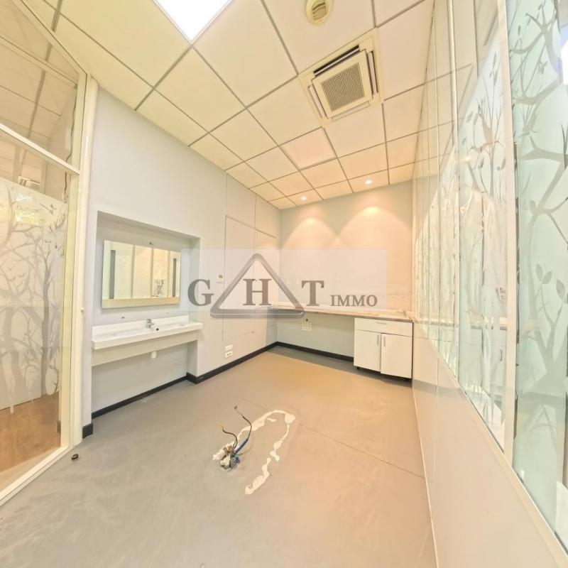 Local commercial - 106 m²