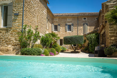 Mas - 425 m² - 14 pièces