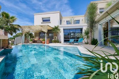 Maison - 240 m² - 6 pièces