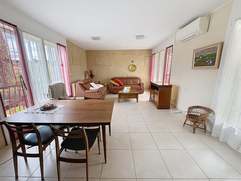 Maison - 95 m² - 4 pièces