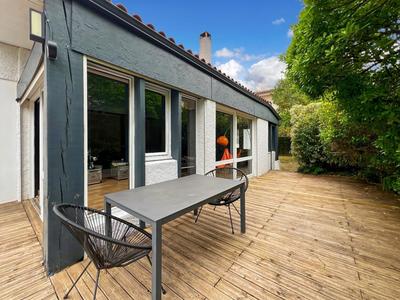 Maison - 205 m² - 7 pièces