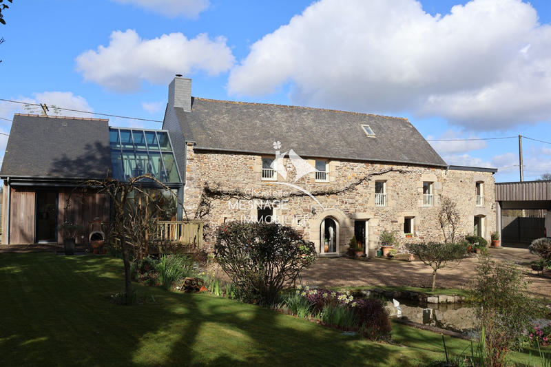 Maison - 202 m² - 10 pièces