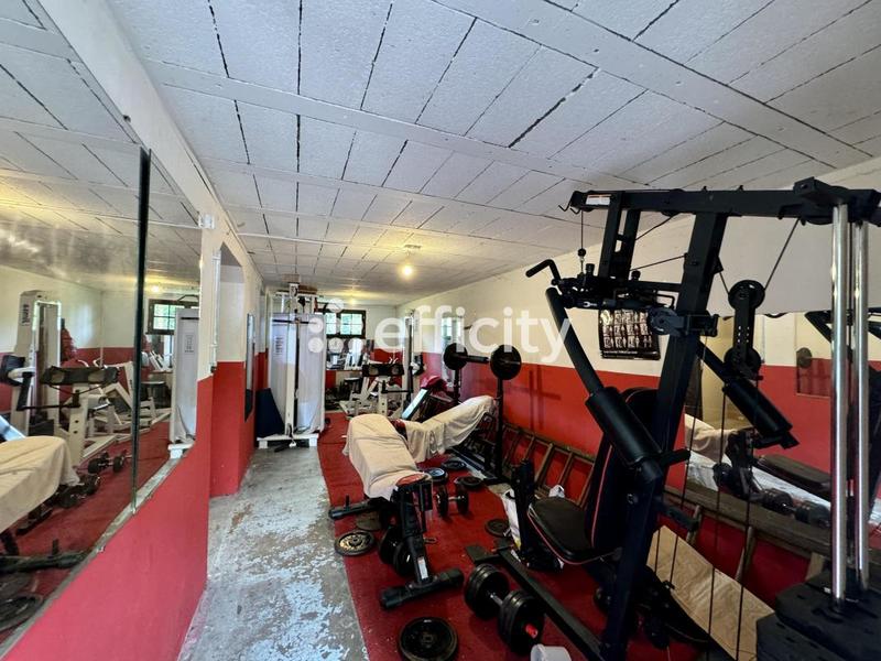 Maison - 200 m² - 10 pièces