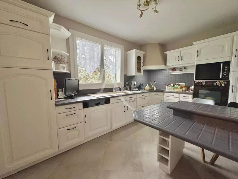 Maison - 170 m² - 7 pièces