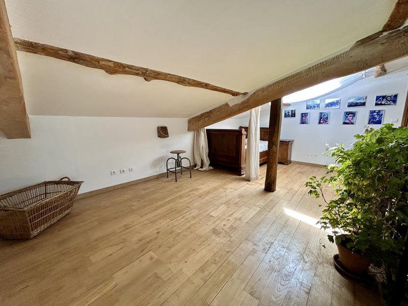 Maison - 380 m² - 10 pièces