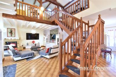 Maison de ville - 310 m² - 7 pièces