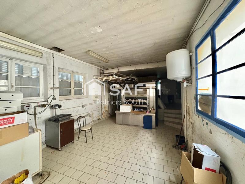 Local commercial - 255 m² - 9 pièces