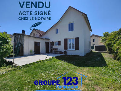 Maison - 99 m² - 4 pièces