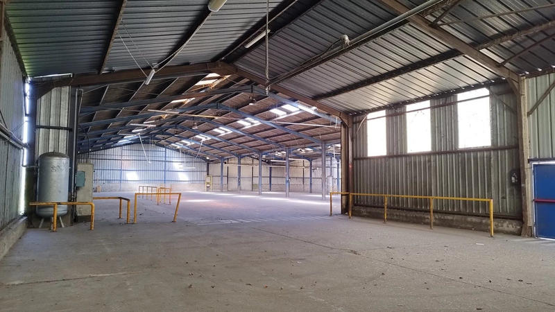 Entrepôt - 4 600 m²