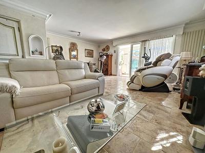 Villa - 184 m² - 6 pièces