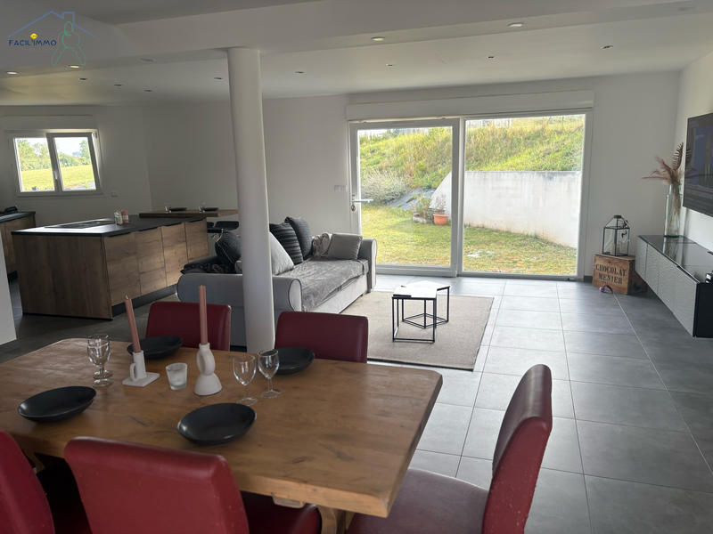 Maison - 121 m² - 5 pièces