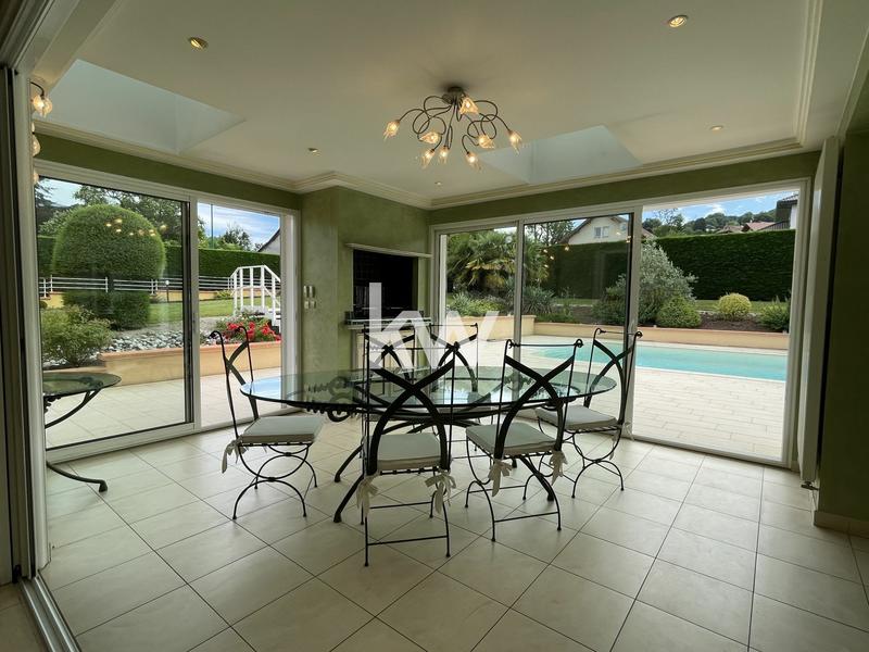 Maison d'architecte - 257 m² - 6 pièces